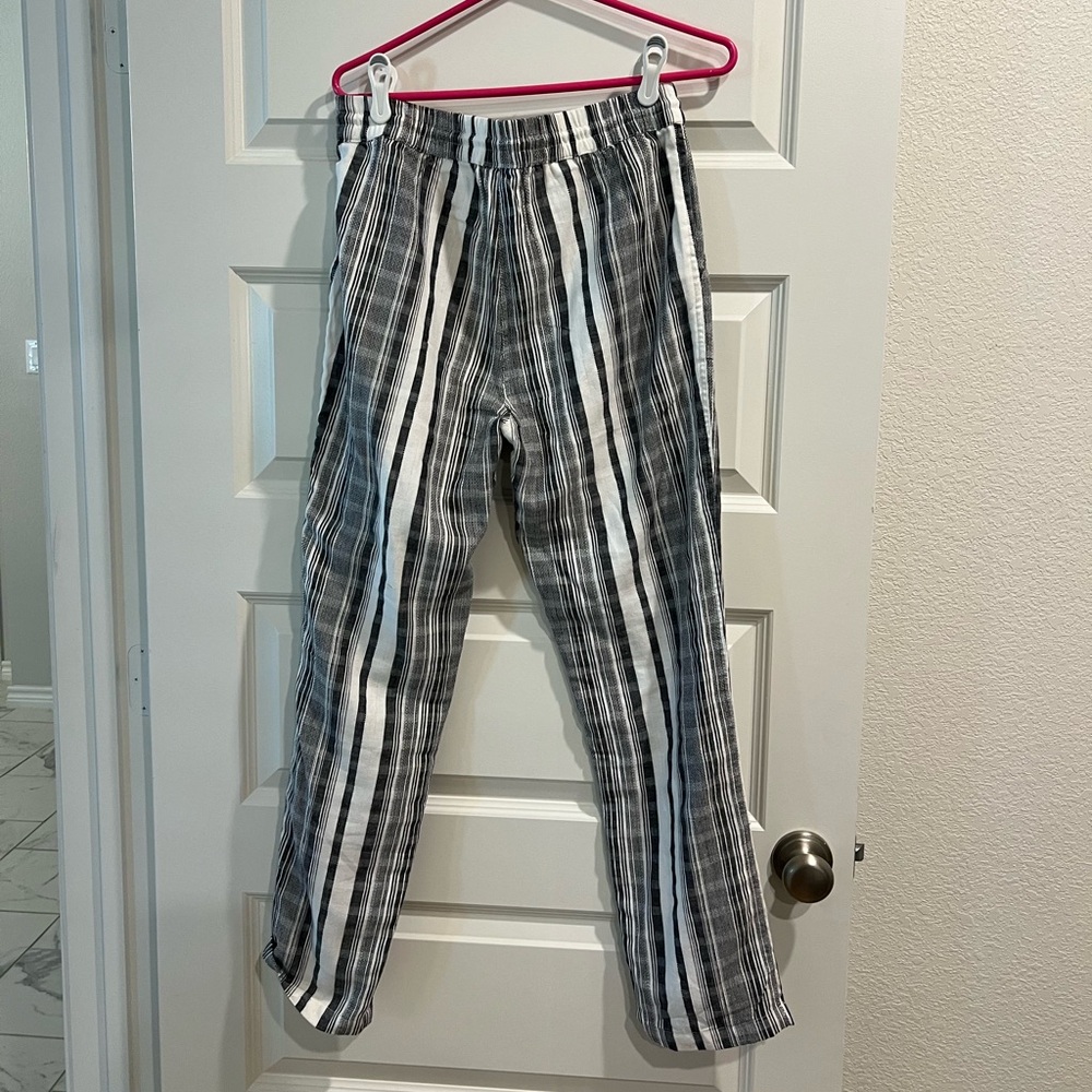 Tommy Bahama Cotton Petite Pants - Picture 4 of 4